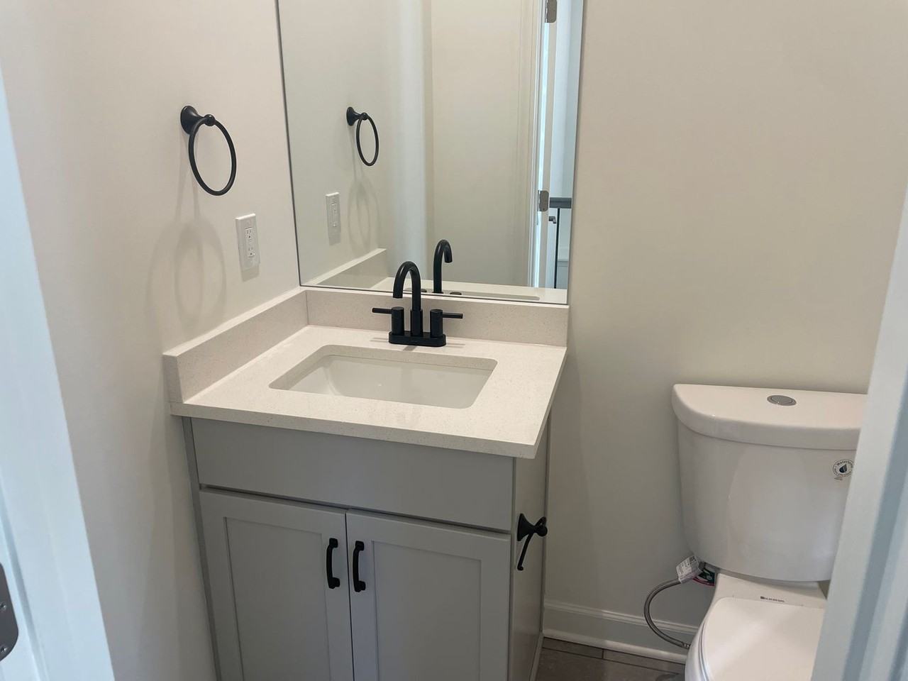 16161 Fontana St - Photo 7 of 17