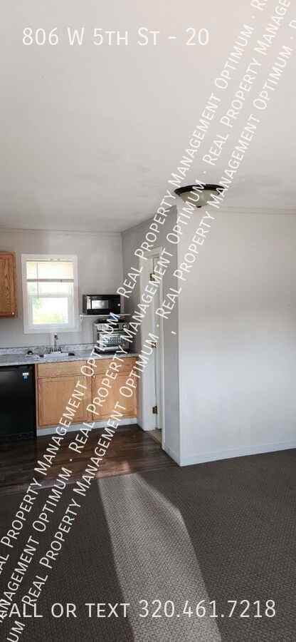 806 W 5th St #20 - Photo 3 of 12