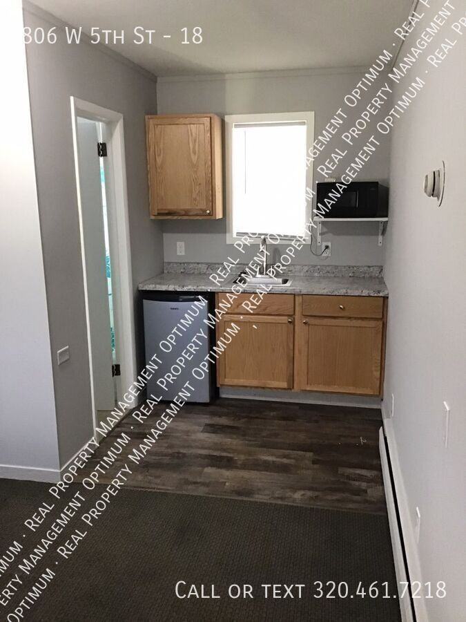 806 W 5th St #18 - Photo 3 of 9