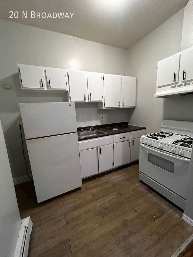 20 N Broadway - Photo 3 of 10