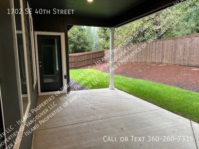1702 Se 40th St - Photo 2 of 32