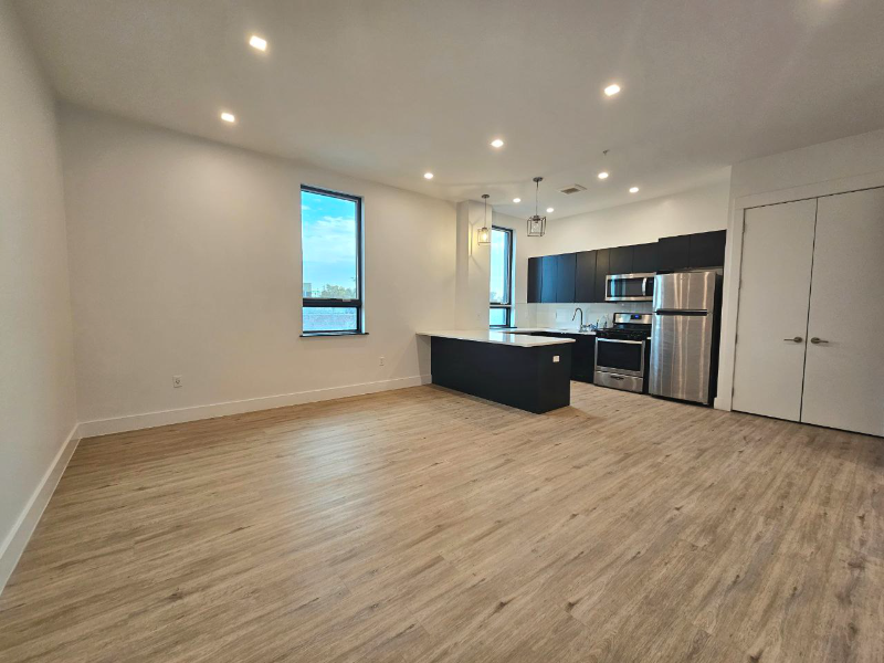 715 Pak Ave #2A - Photo 2 of 14