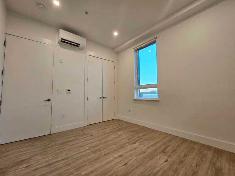 715 Pak Ave #2A - Photo 4 of 14