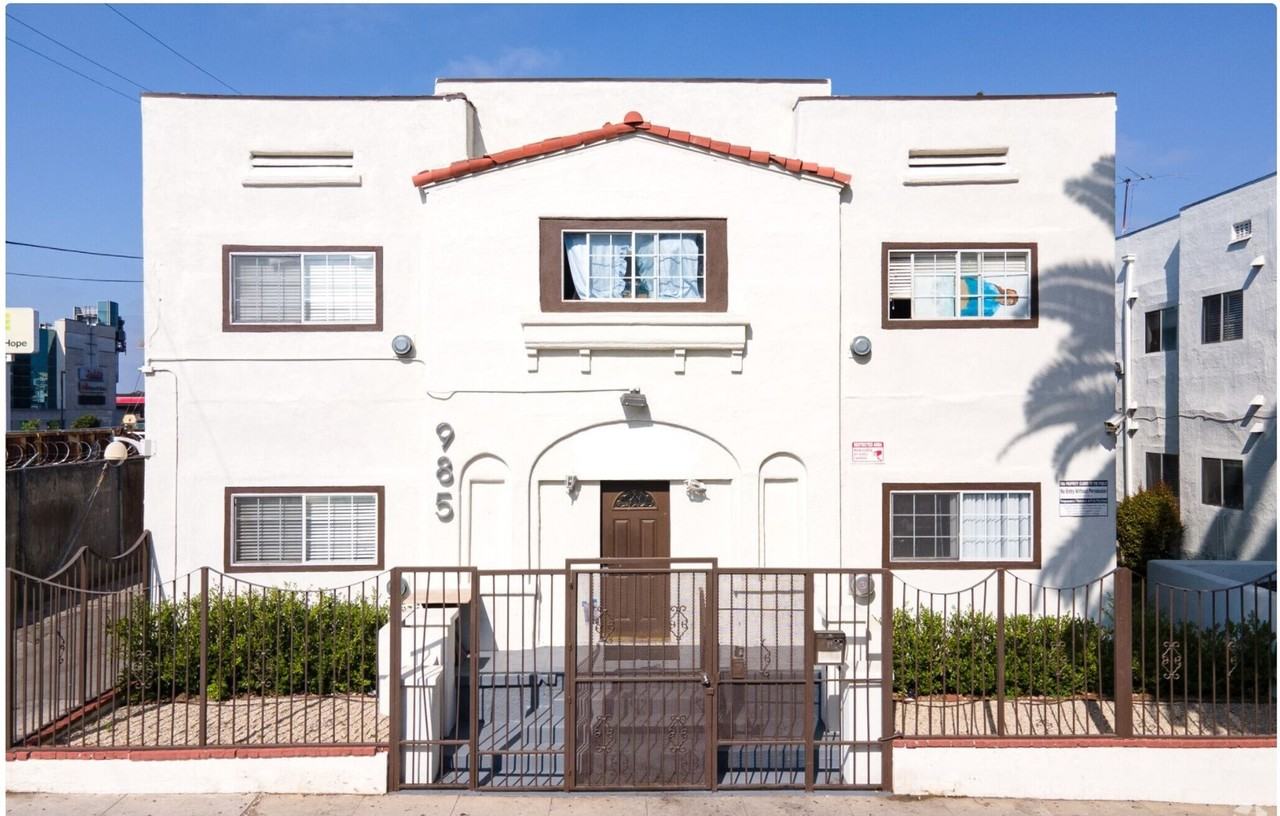 Charming and Affordable Studios - Photo 6 of 13