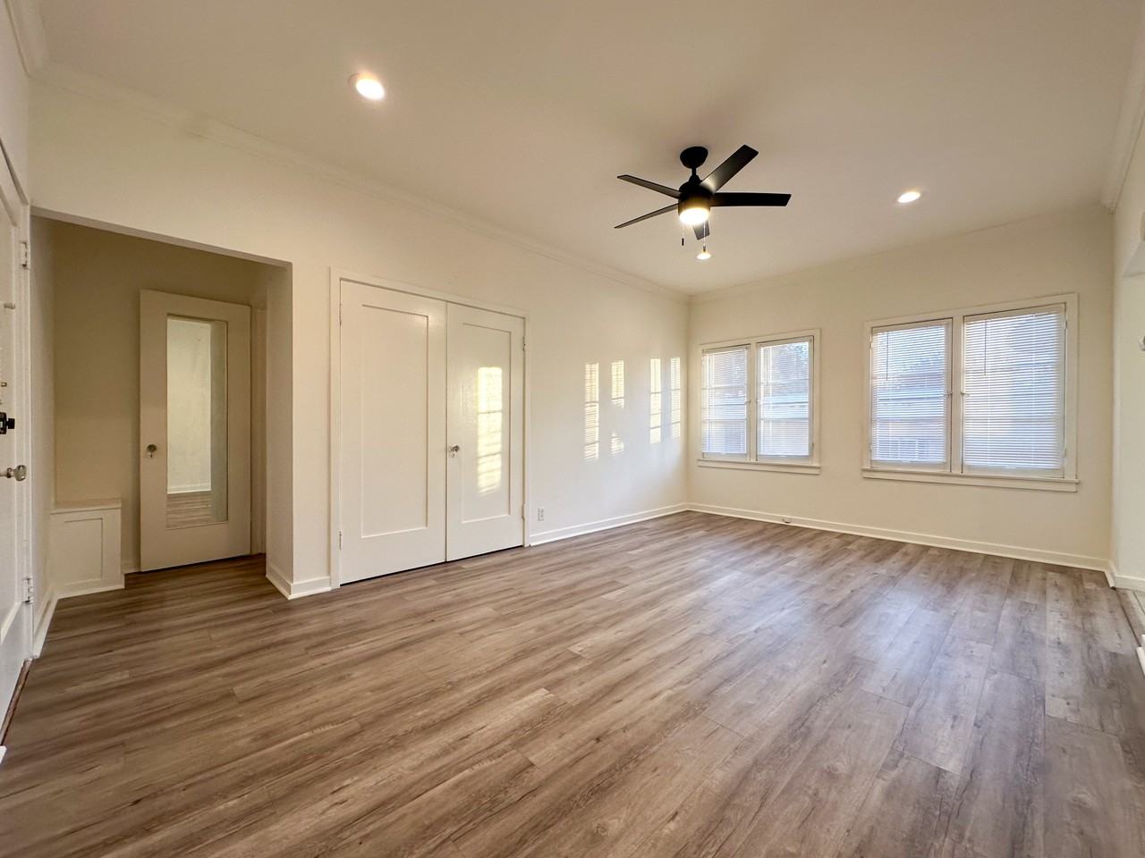 545 N Marengo Ave #6