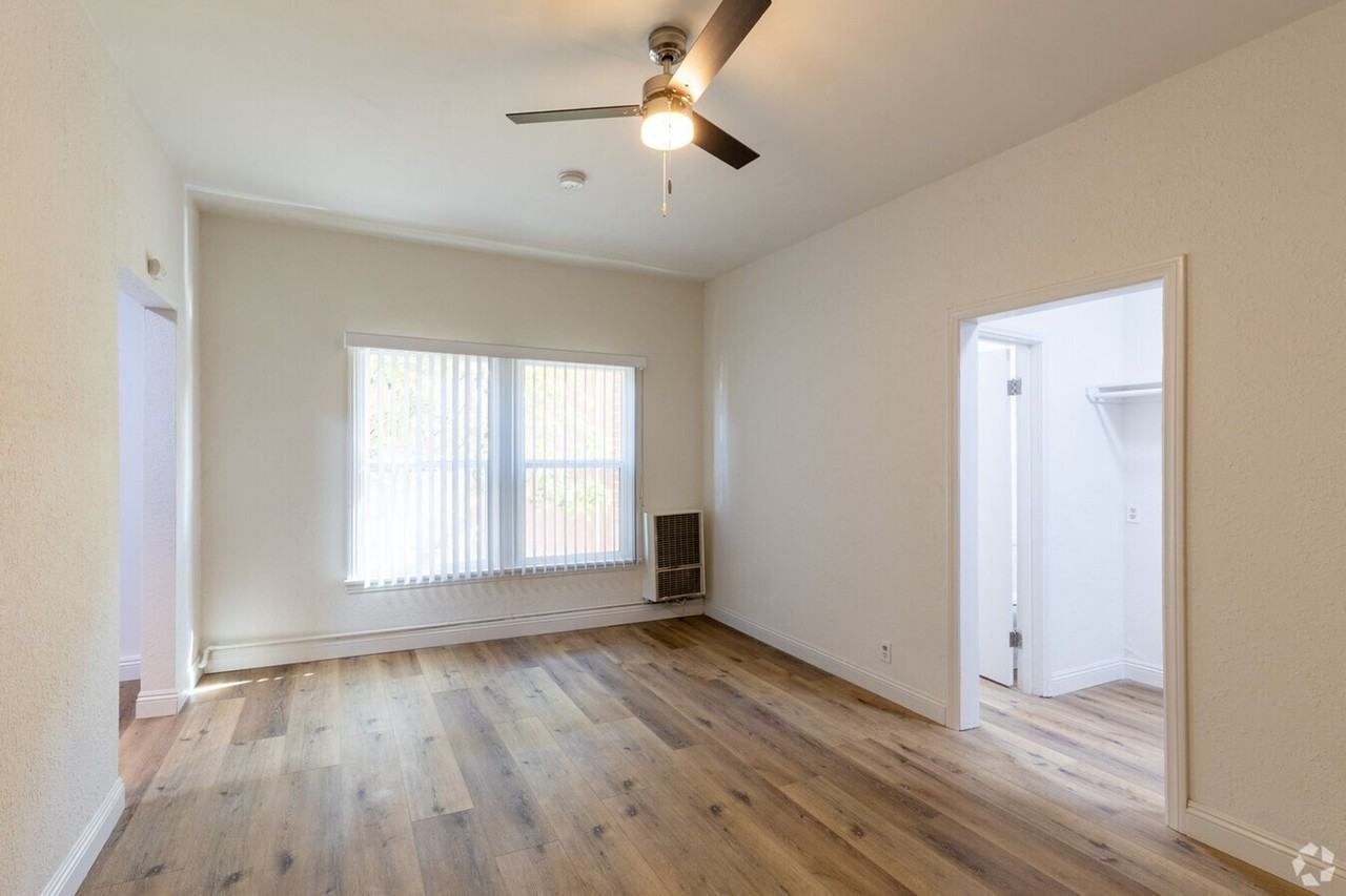 Studios available in East Hollywood, Los Angeles - Photo 3 of 5