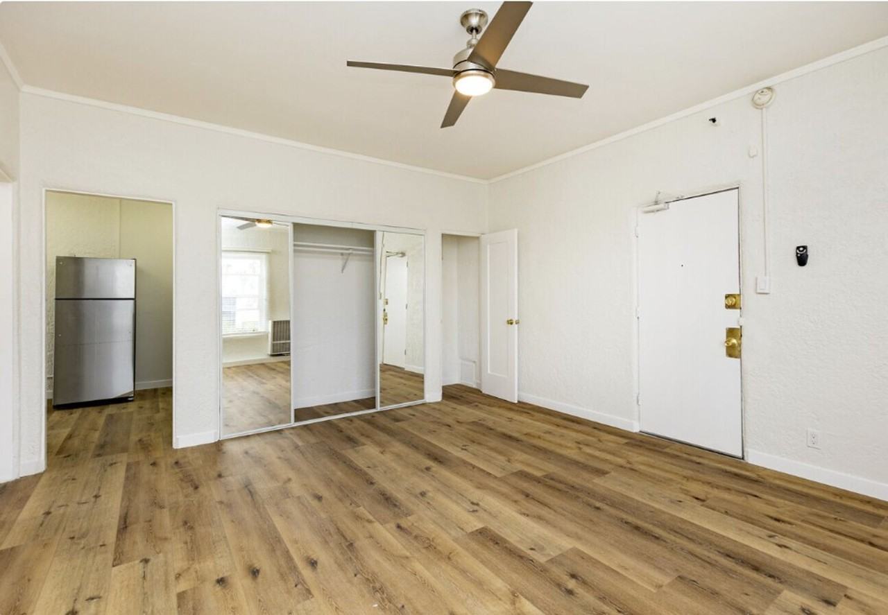 Charming Apartment in the Heart of Koreatown - Photo 4 of 7