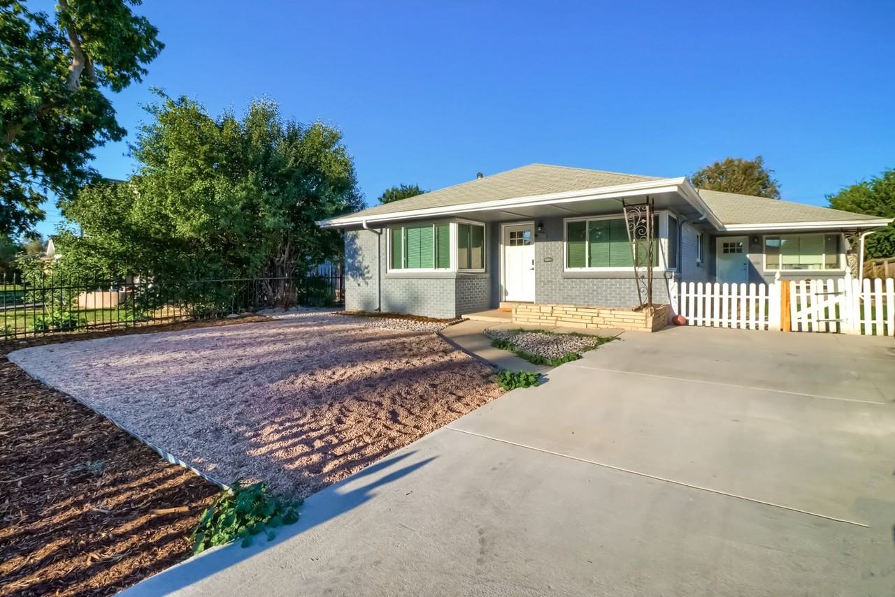 3341 Olive St - Photo 3 of 23