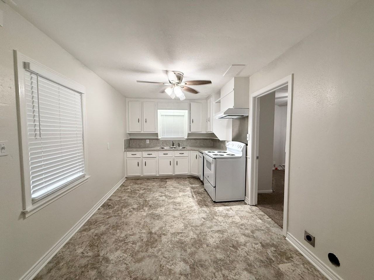 832 S Anderson St - Photo 5 of 19