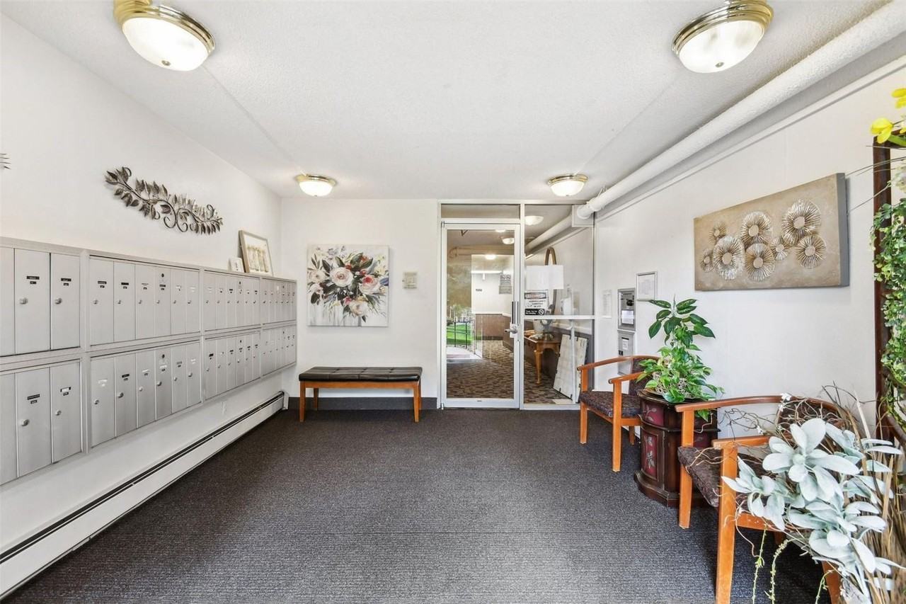 13635 East Bates Avenue - Photo 3 of 36