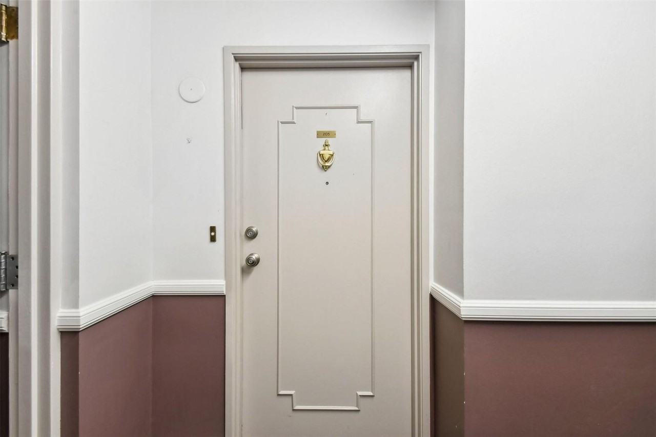 13635 East Bates Avenue - Photo 4 of 36