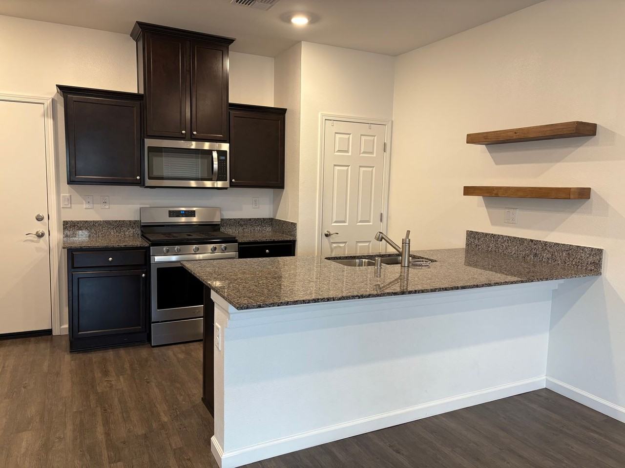 409 Autumn Breeze Cir - Photo 2 of 19