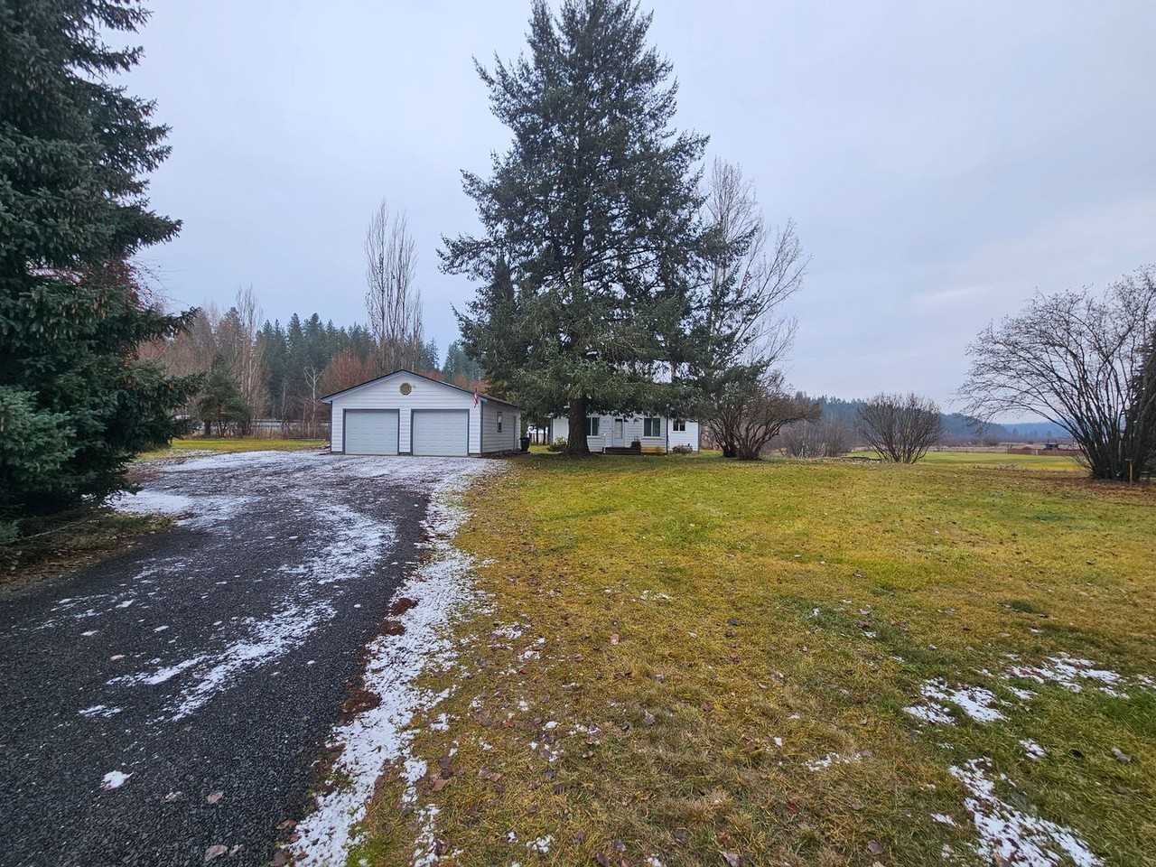 3710 E Chattaroy Rd - Photo 2 of 23