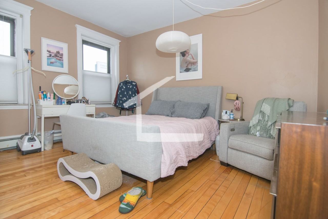 183 Glenville Ave - Photo 2 of 4