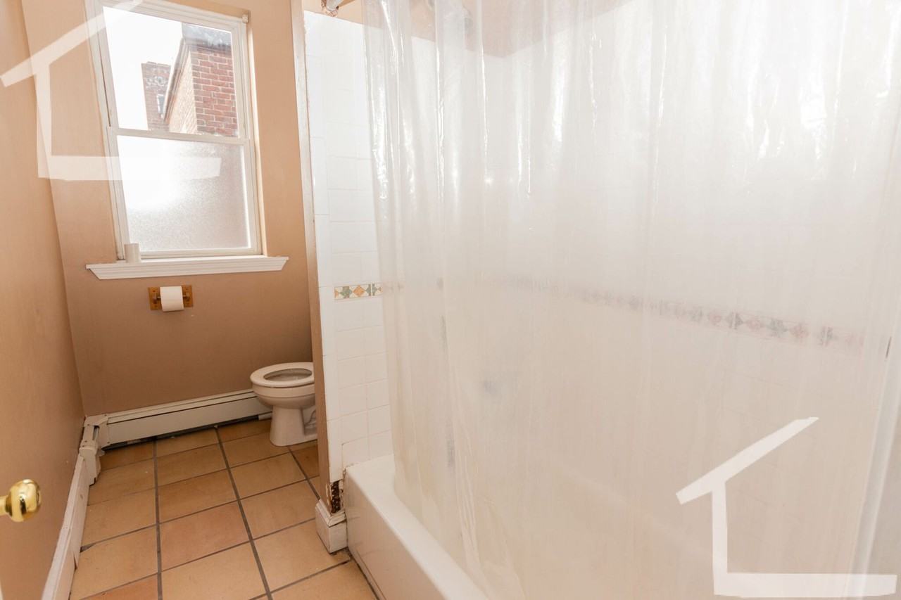 185 Glenville Ave - Photo 6 of 7