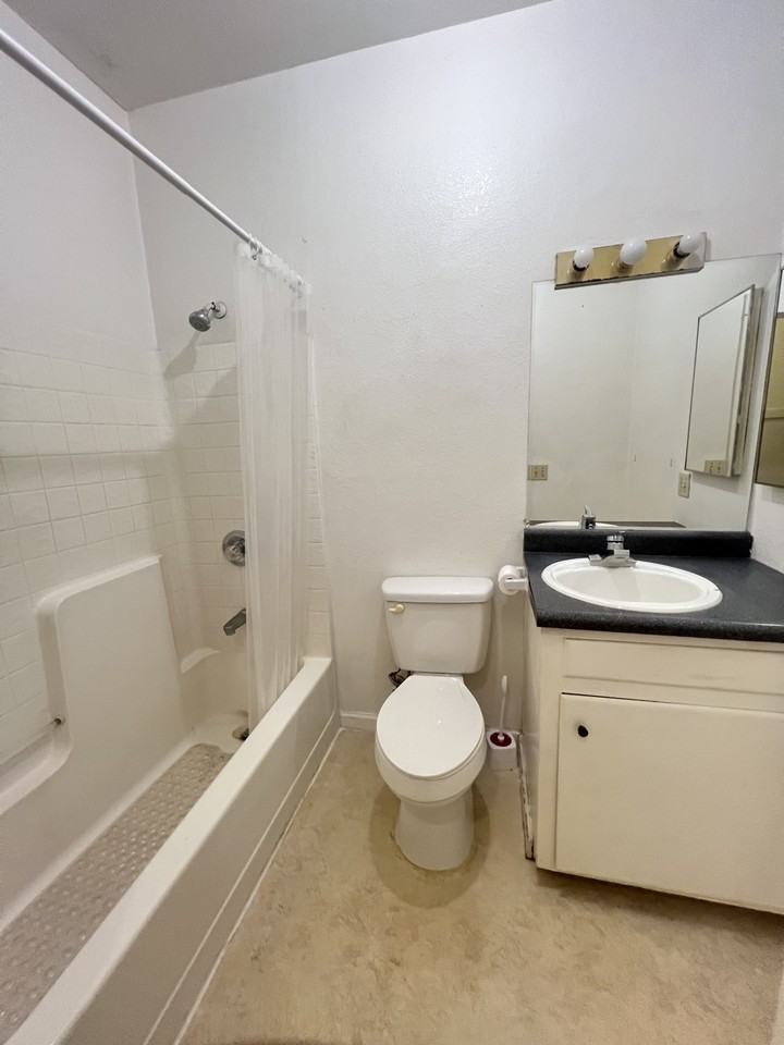 41 West Saint Charles Street - Photo 5 of 15