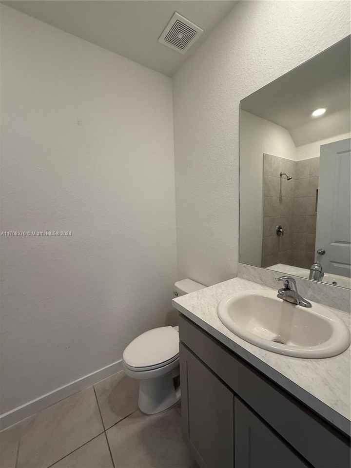 434 Ne 13th St - Photo 6 of 8