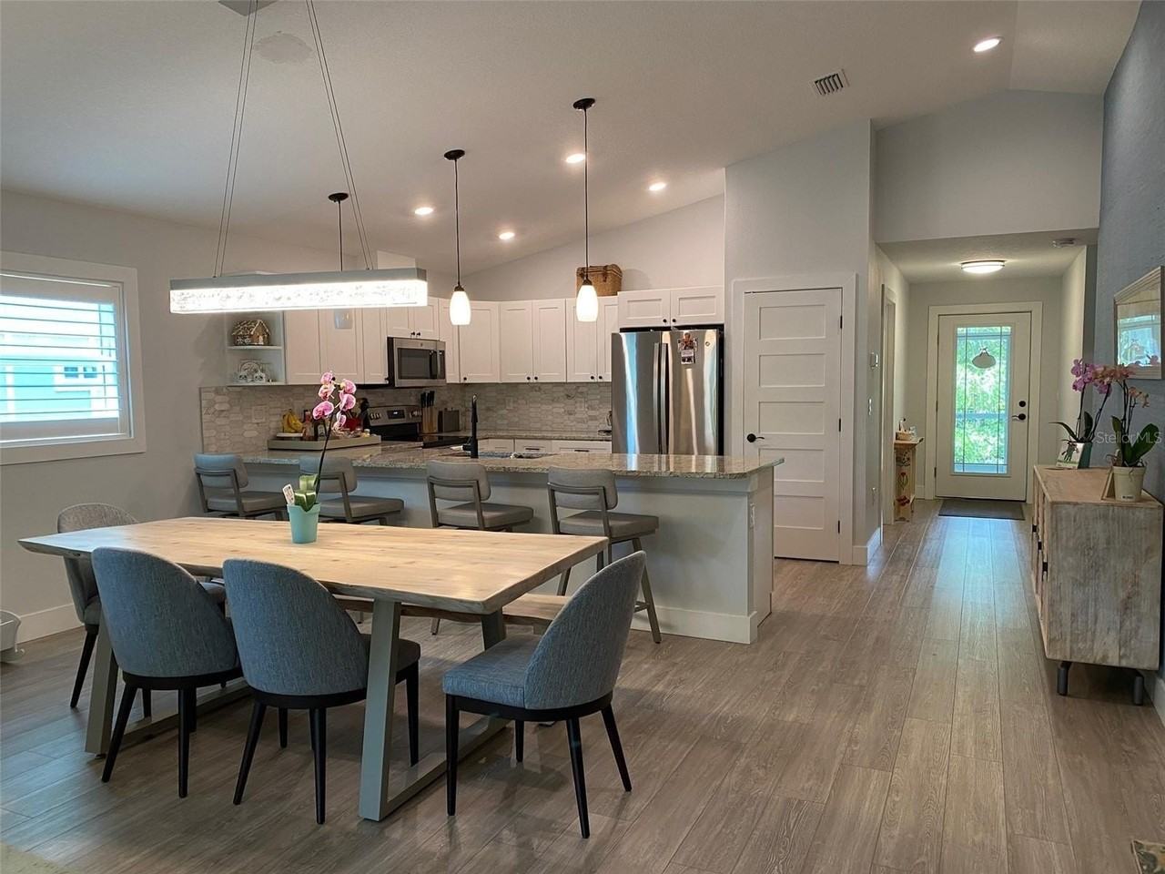 2933 Maiden Lane - Photo 2 of 33