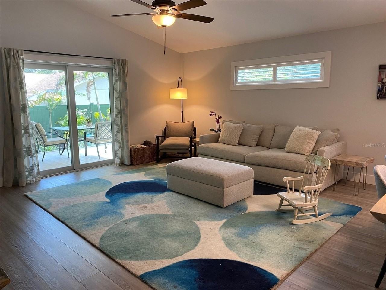 2933 Maiden Lane - Photo 4 of 33