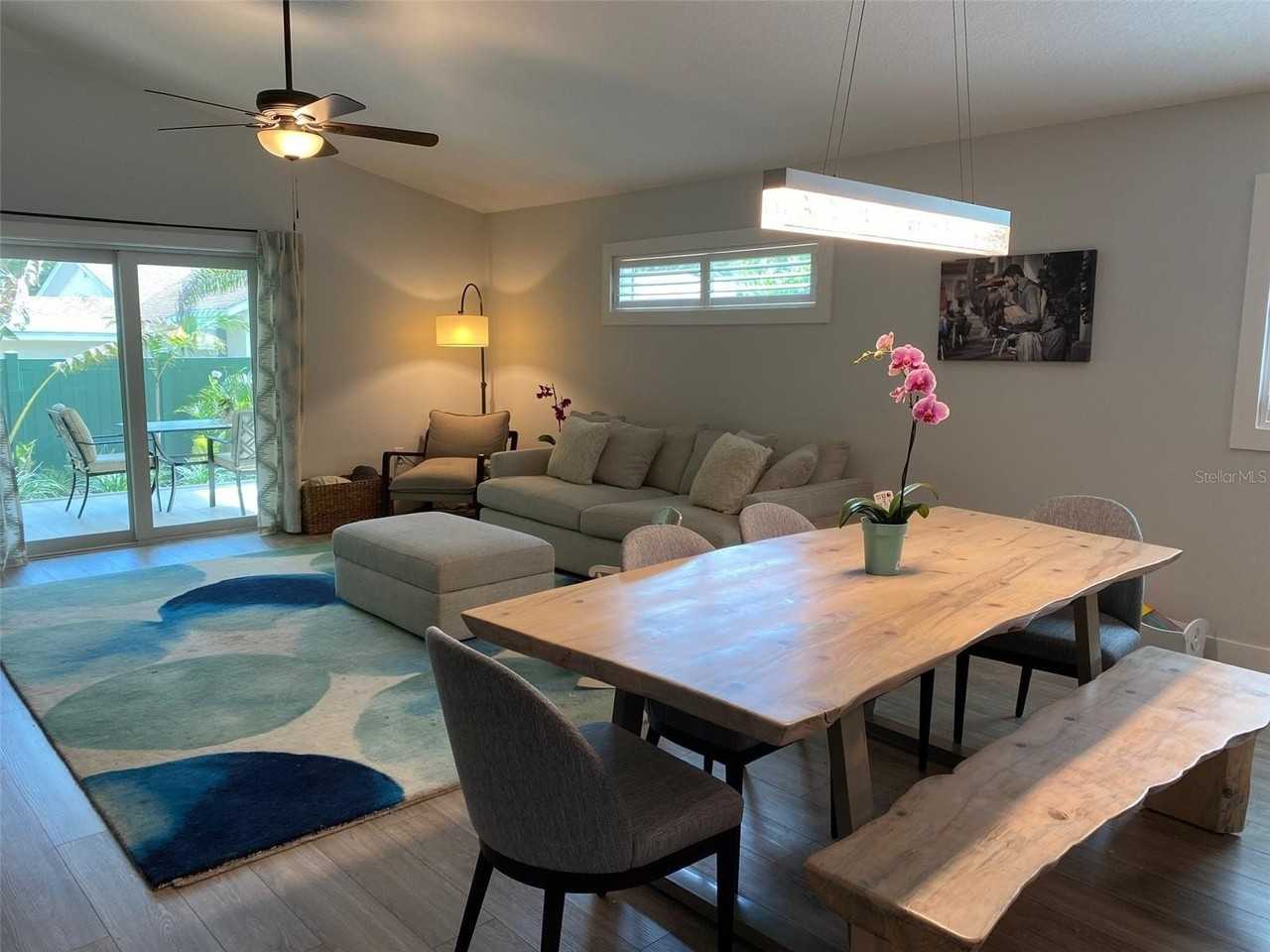 2933 Maiden Lane - Photo 7 of 33