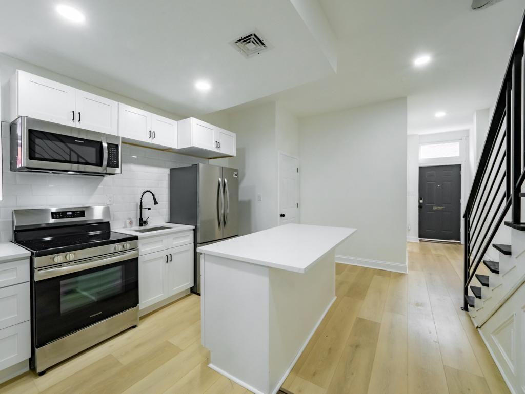 N 19th St - Photo 5 of 8