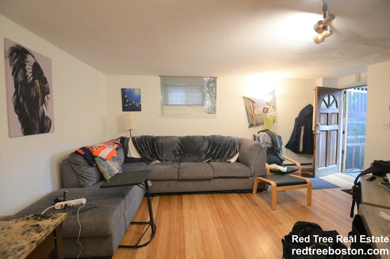 21 Kinross Rd #1 - Photo 2 of 11