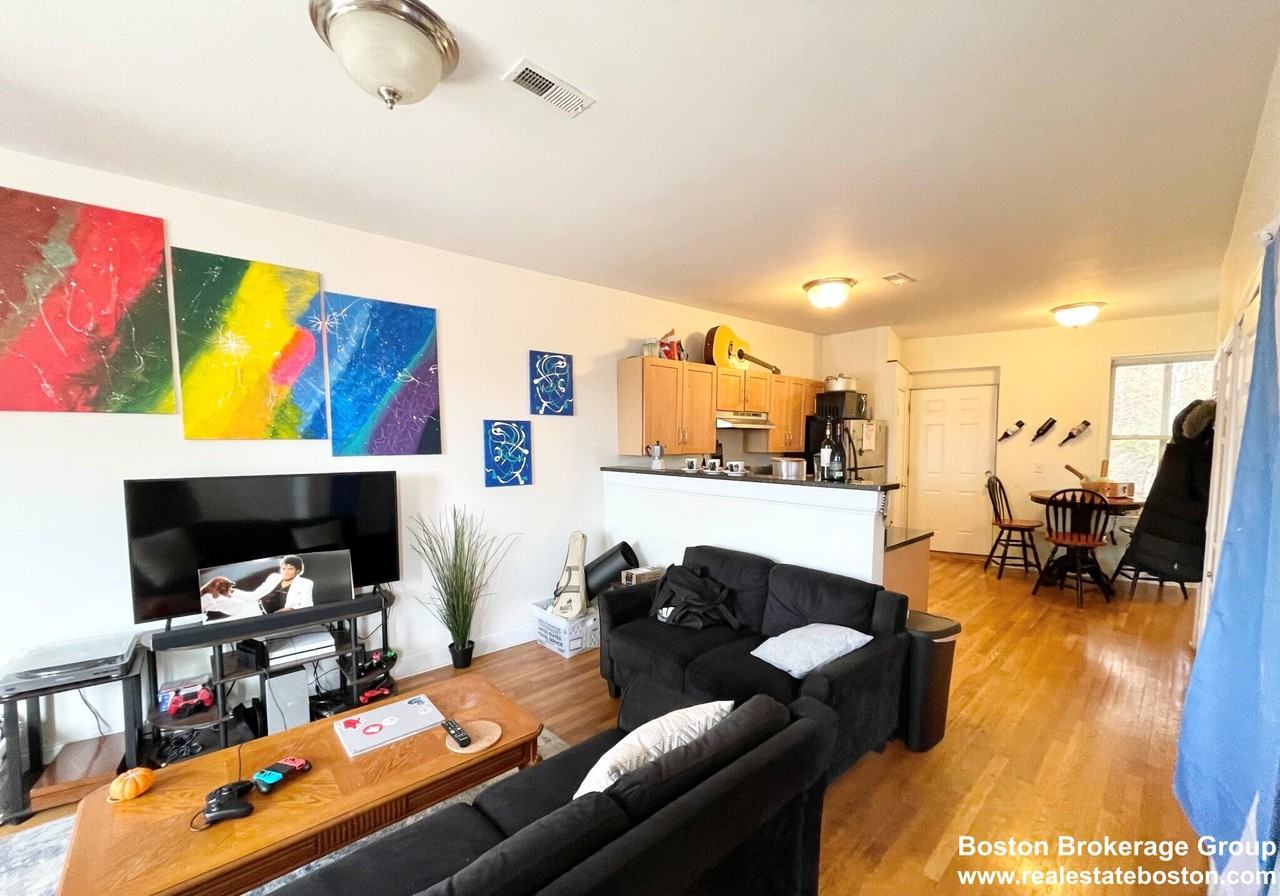 150 Marcella St #3 - Photo 2 of 10