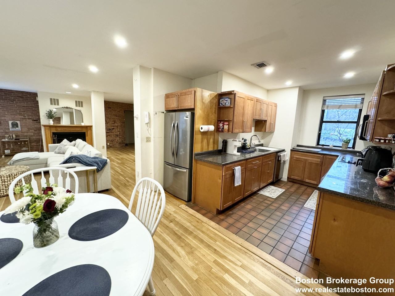 96 Gainsborough St #103W - Photo 2 of 11