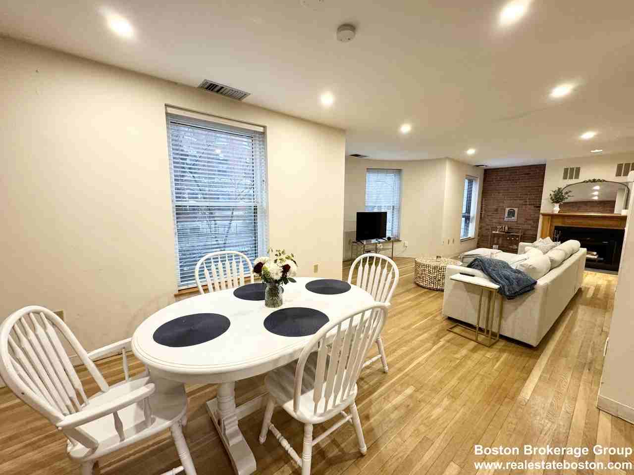 96 Gainsborough St #103W - Photo 4 of 11