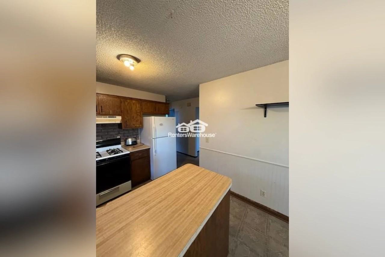 368 Sidney St E - Photo 2 of 24