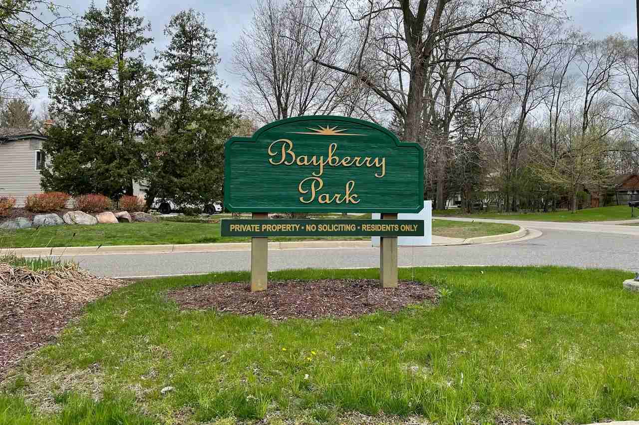 28641 Bayberry Park Dr - Photo 2 of 26