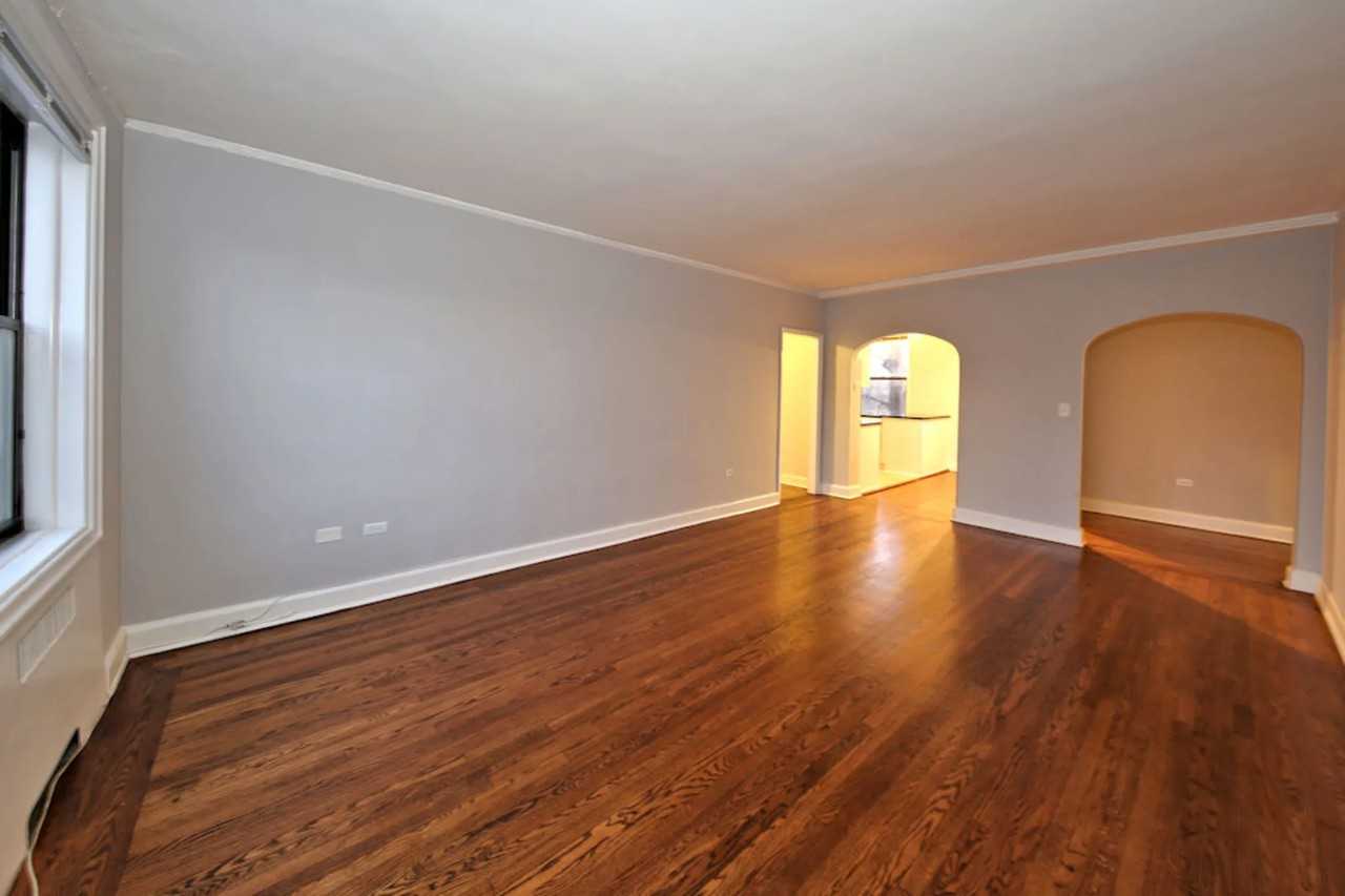 424 Larchmont Acres Apt C - Photo 3 of 10