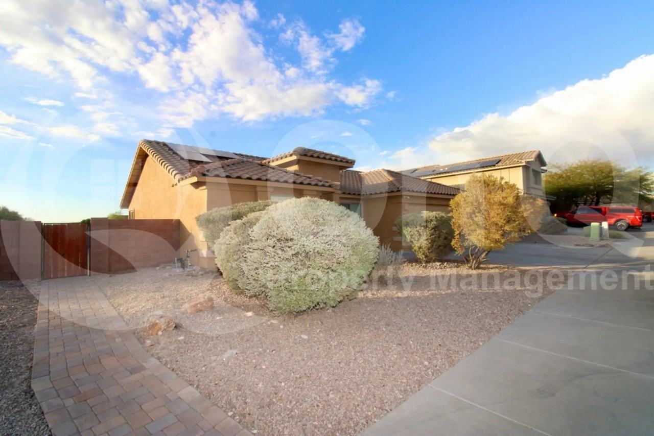 9326 S Wrens Roost Ct - Photo 2 of 28