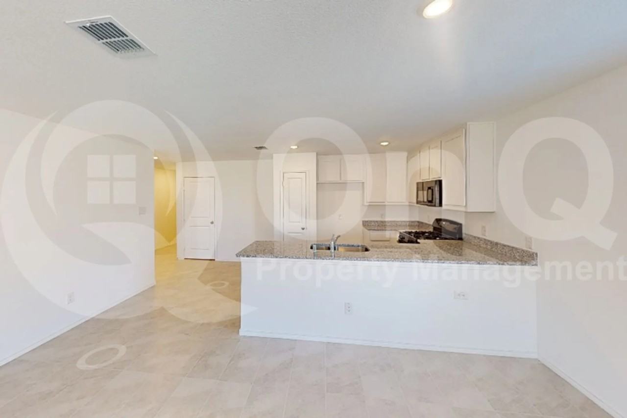 8409 Hollow Bend St - Photo 3 of 17