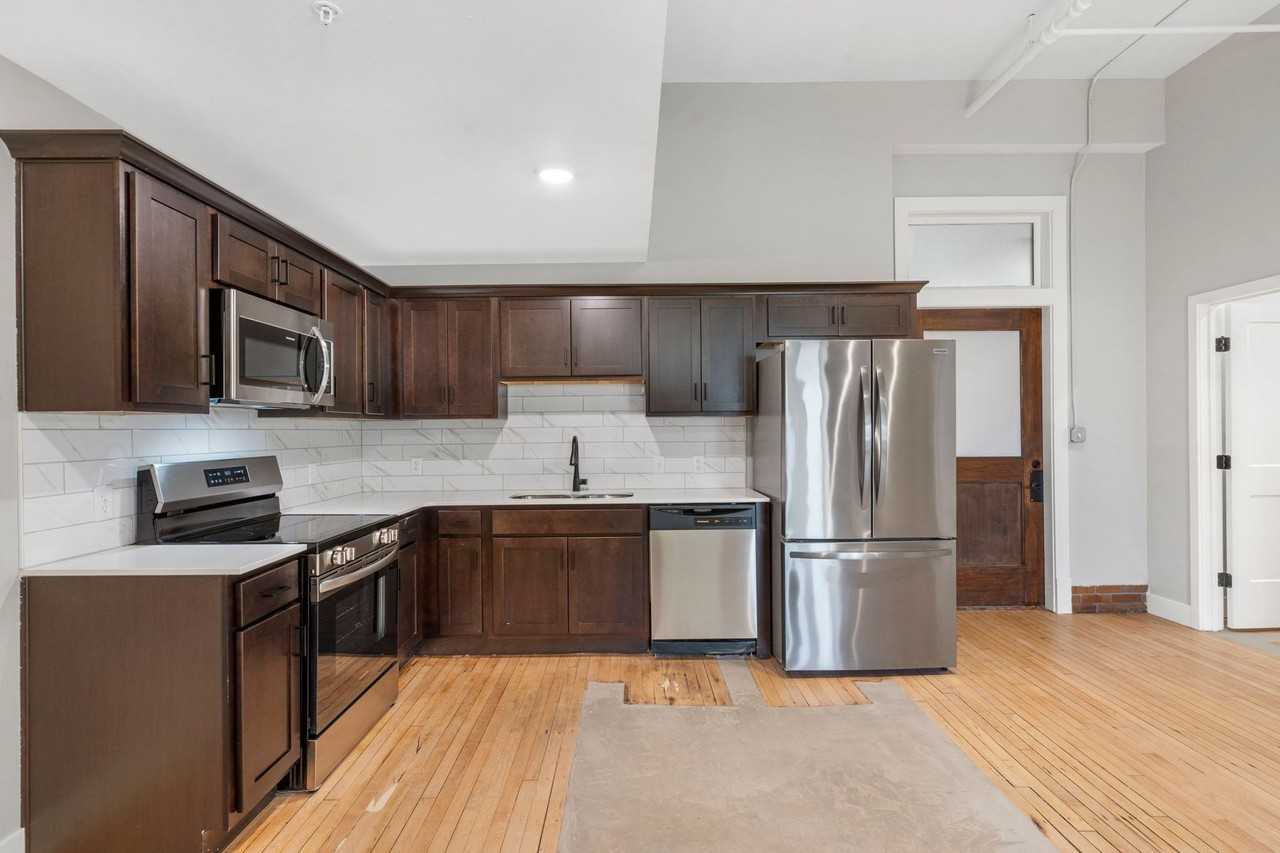 1409 N Washington Ave - Photo 4 of 11