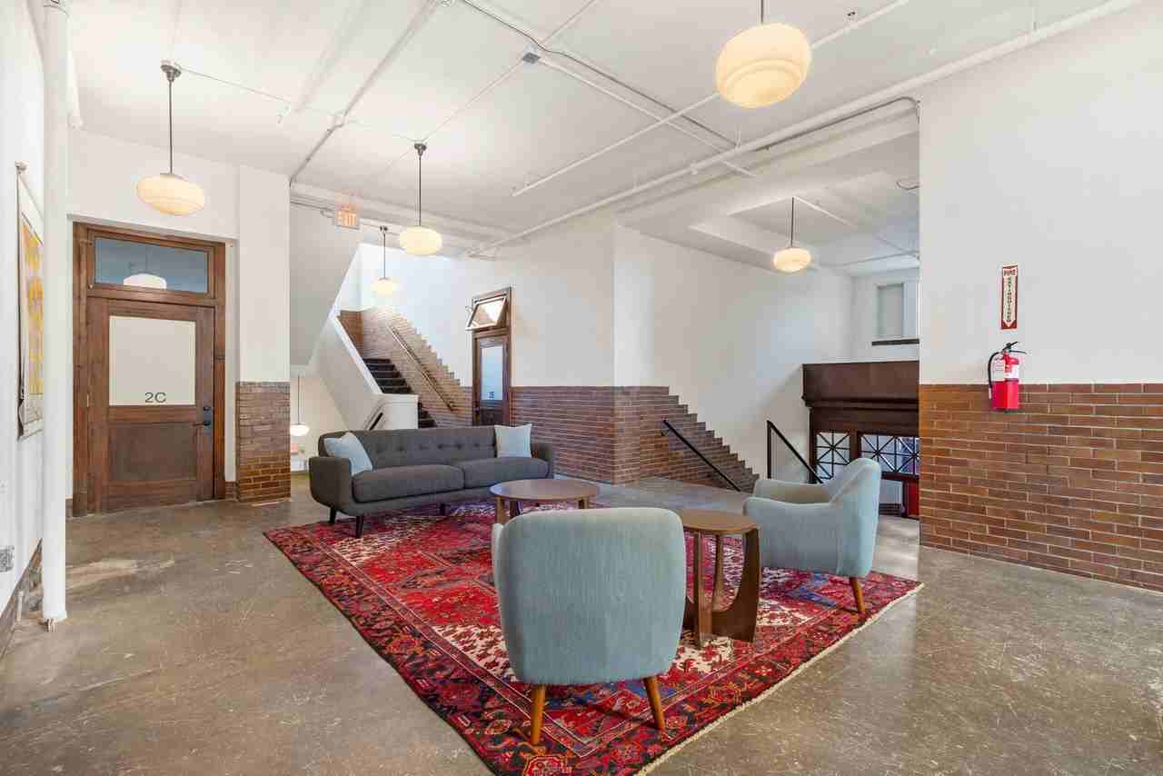 1409 N Washington Ave - Photo 6 of 11