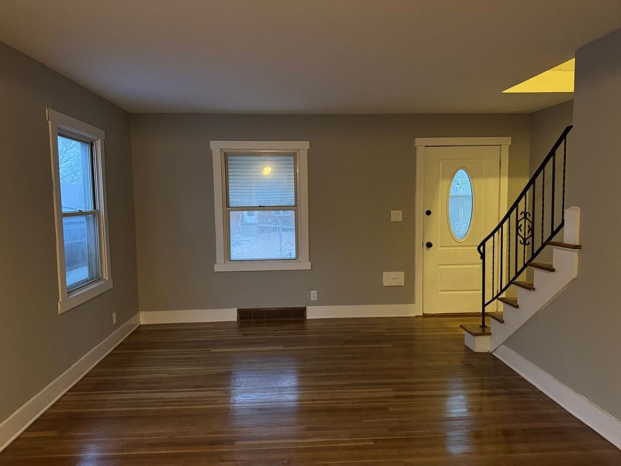 4218 Pinkney St - Photo 7 of 31