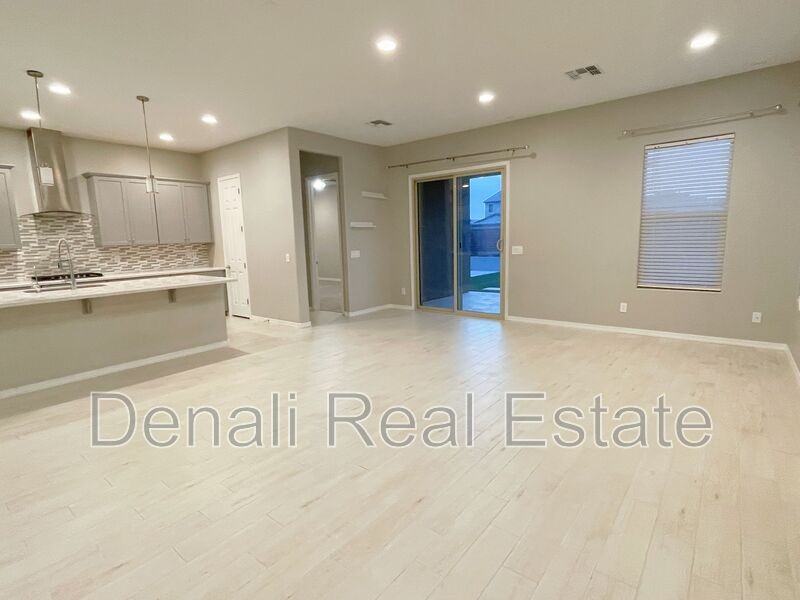 13682 N 144th Ln - Photo 6 of 33