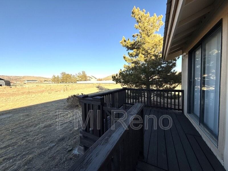 10635 Red Pine Rd - Photo 3 of 25