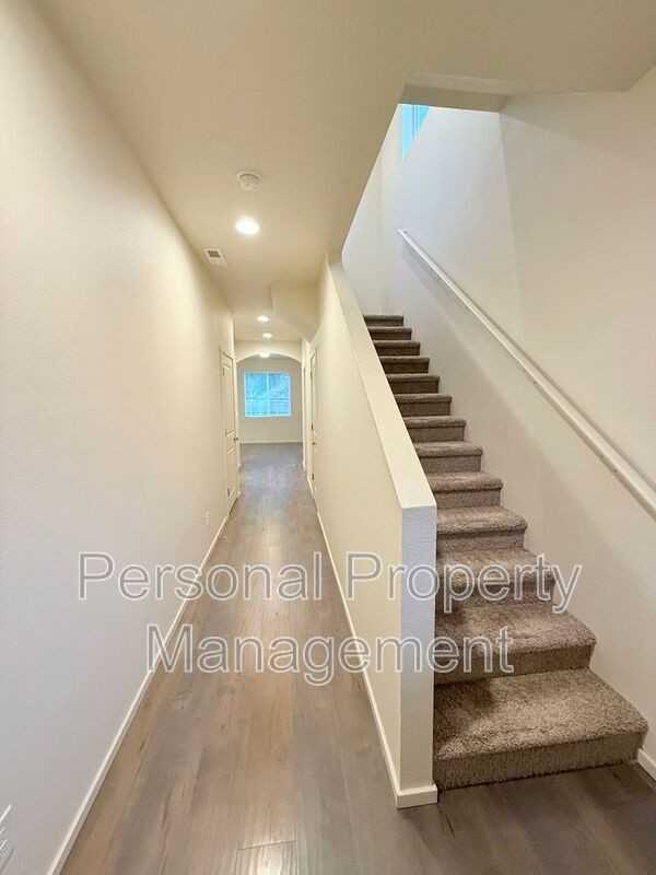 7002 Ne 13th Ave - Photo 3 of 18