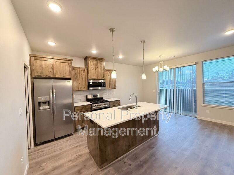 3512 Ne 61st Way - Photo 3 of 19