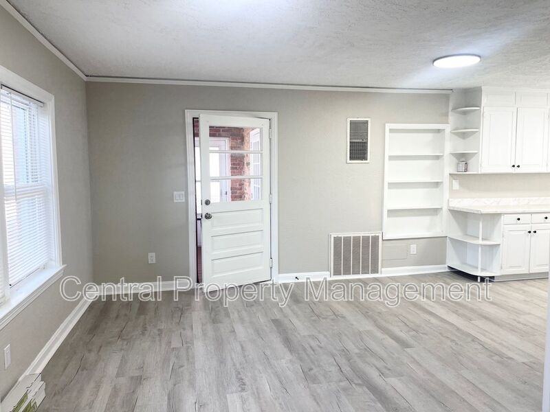 904 East Georgia Road - Photo 5 of 15