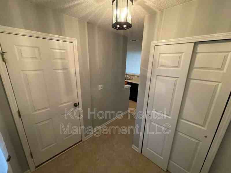 5536 N Fairmount Ave - Photo 3 of 21