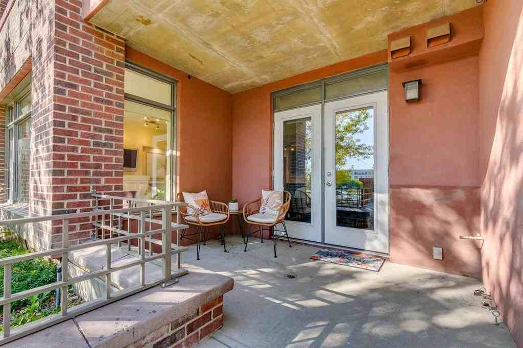 115 Centre Ave - Photo 3 of 32