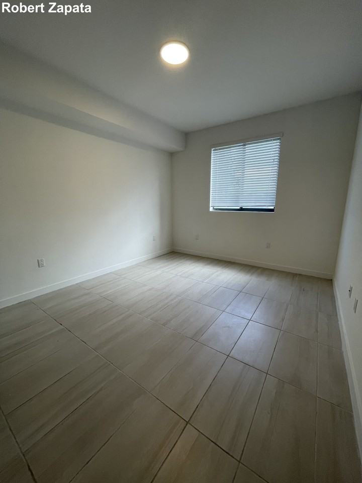 20720 Nw 7th Ave #346 - Photo 3 of 8