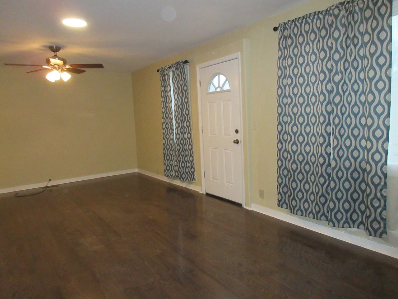 205 West Wayne Street - Photo 3 of 20