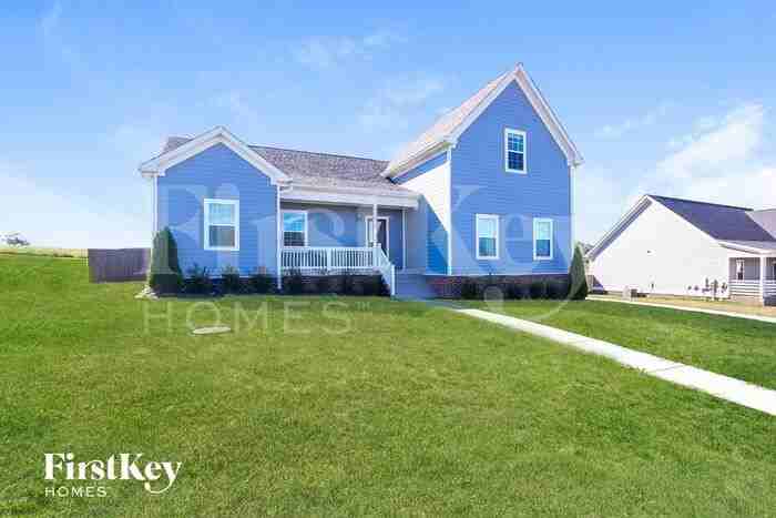 1016 Tulip Dr - Photo 2 of 15