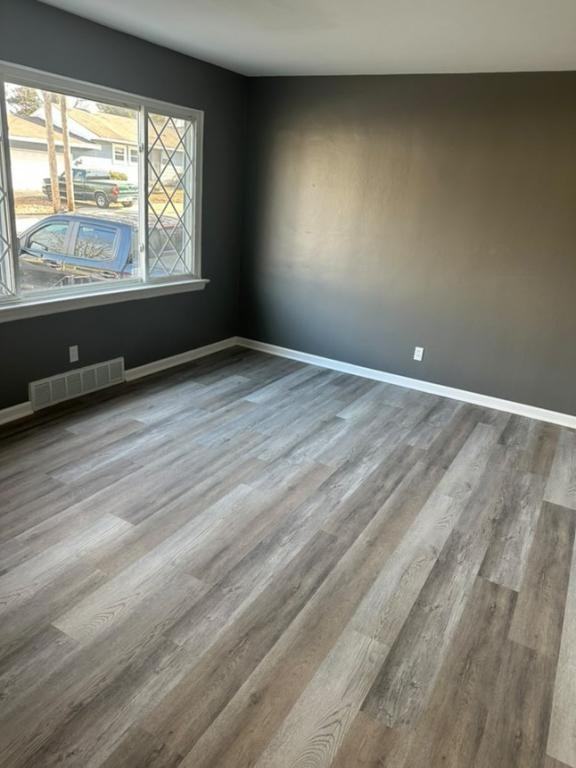 6037 Garfield Ave - Photo 6 of 18