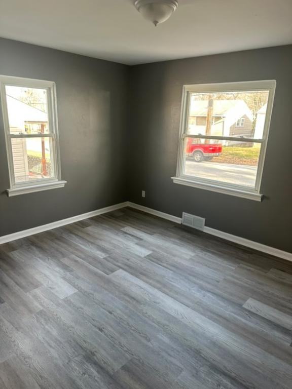 6037 Garfield Ave - Photo 7 of 18