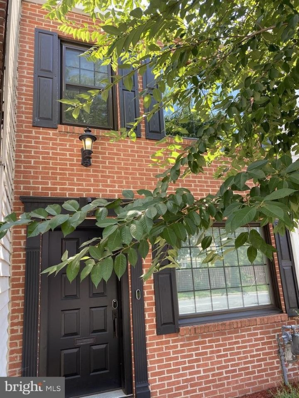 617 N Henry St #1 - Photo 3 of 13